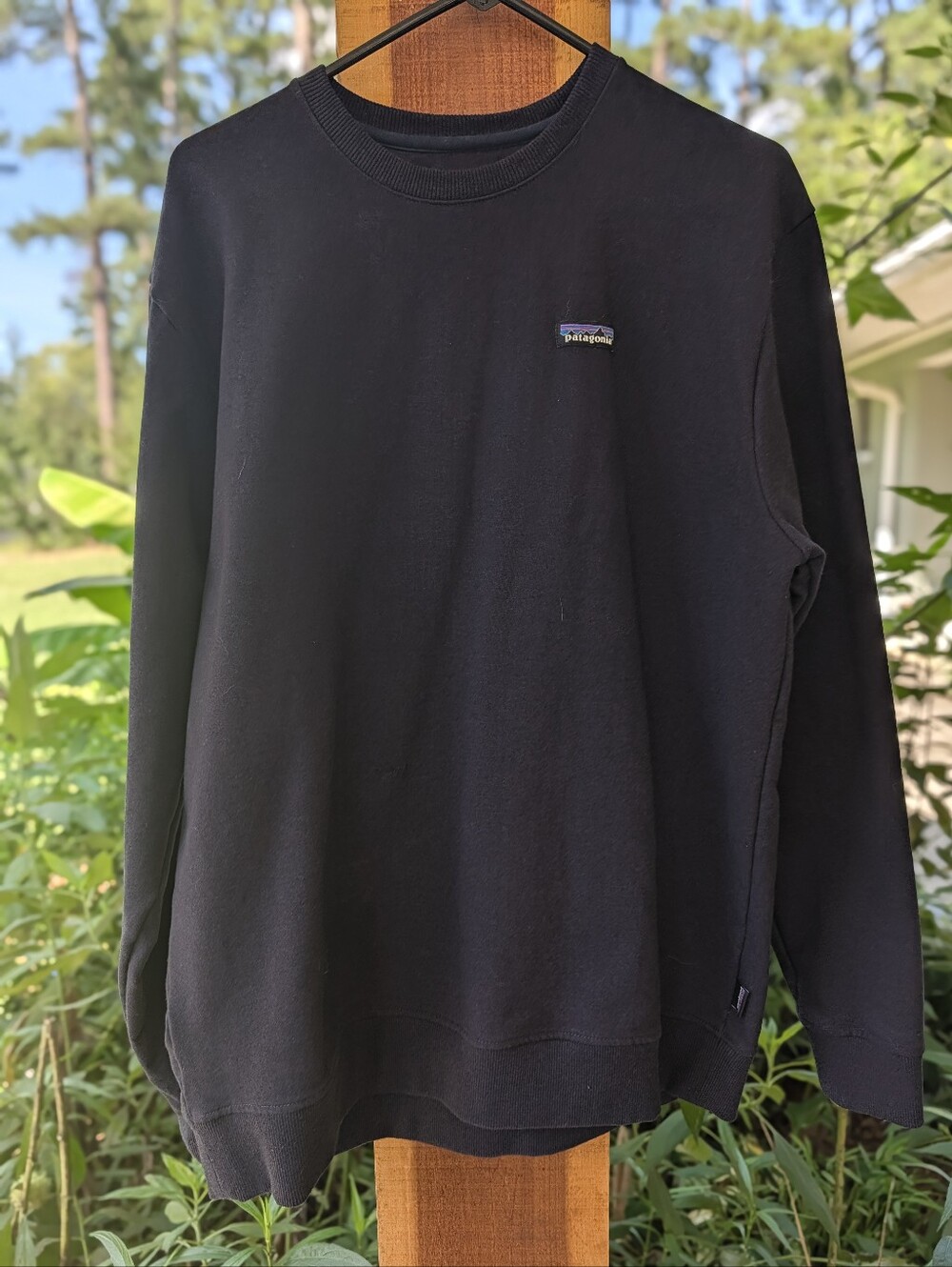 Patagonia Men's Navy Blue Crewneck Sweatshirt